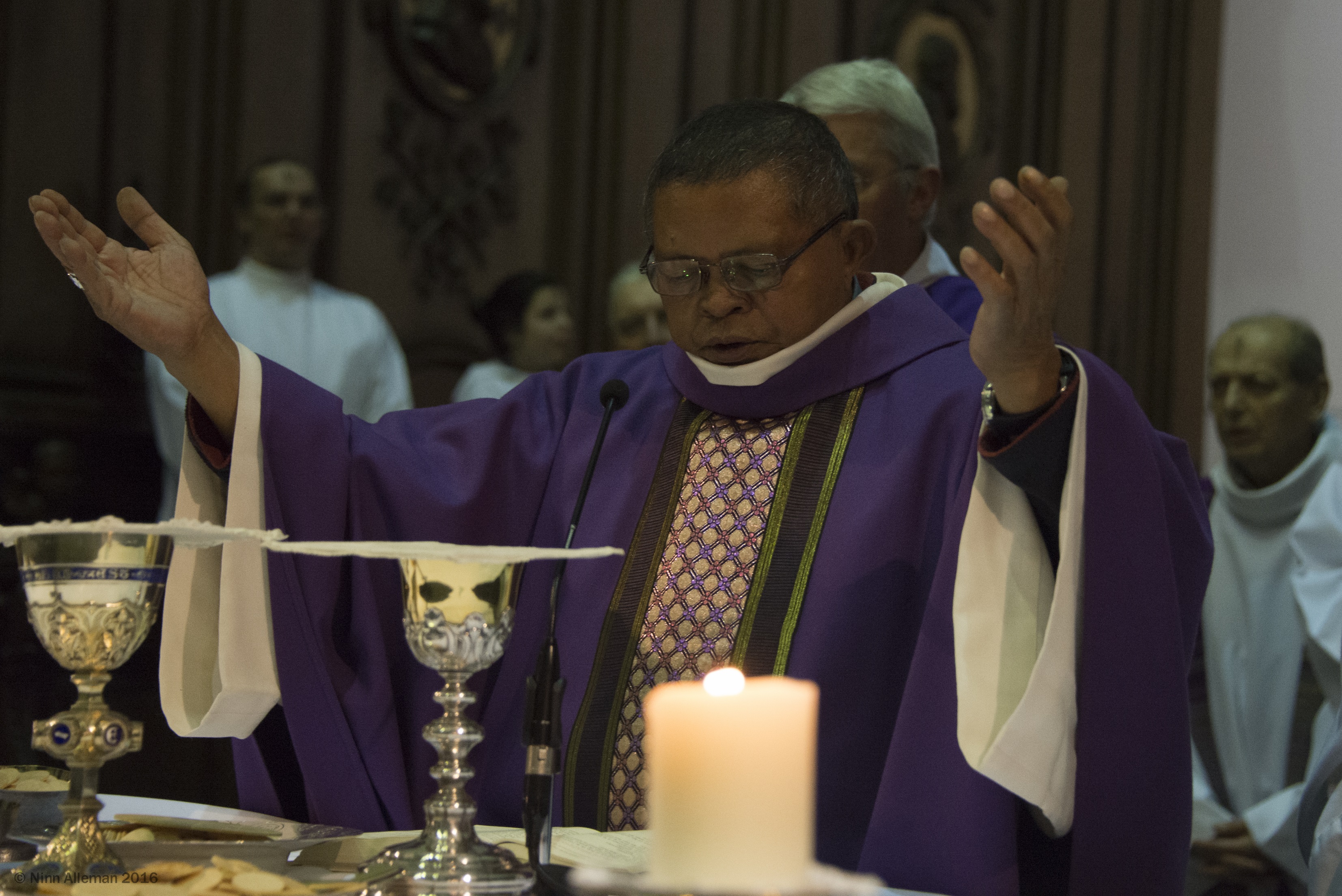 021016 Mgr Philippe Ranaivomana Antsirabe Cendres Mons