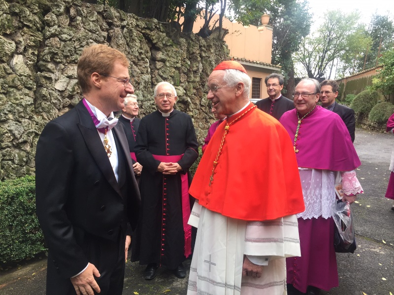 19 11 2016 Son Eminence le Cardinal De Kesel recu par lambassadeur de Belgique aupres du Saint Siege