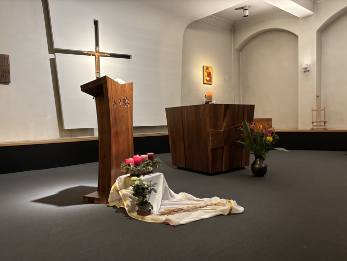 Ordination de Mgr Rossignol – Veillée de Prière (1)