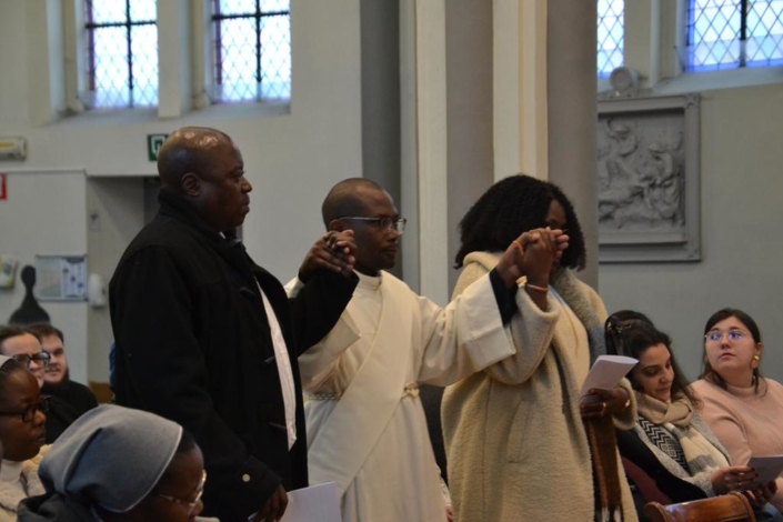 2026 01 04 – Ordination presbytérale d’Etienne-Marie Bahati (Herseaux) (14)