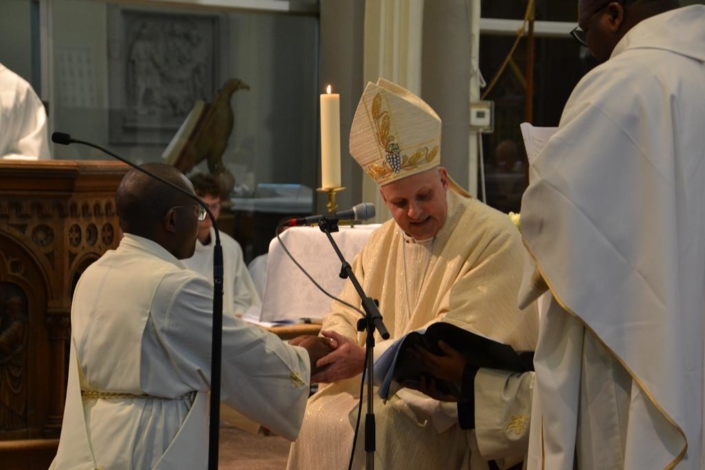 2026 01 04 – Ordination presbytérale d’Etienne-Marie Bahati (Herseaux) (19)