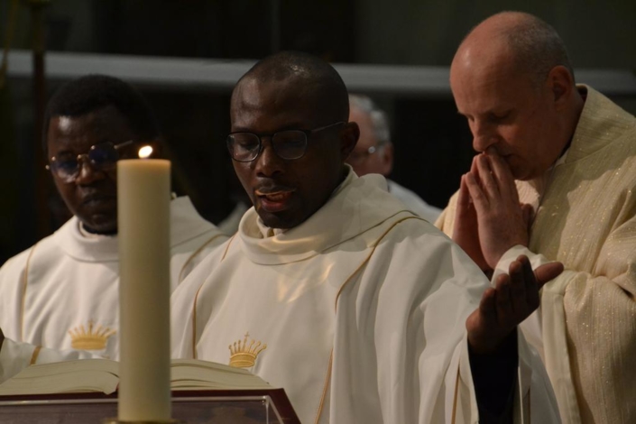 2026 01 04 – Ordination presbytérale d’Etienne-Marie Bahati (Herseaux) (40)
