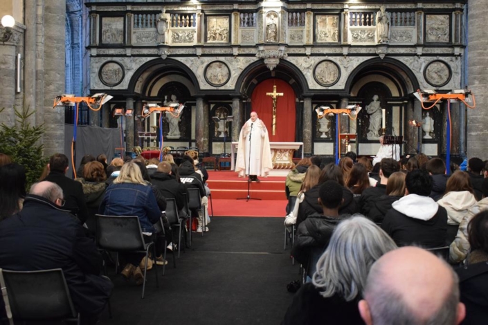 24 01 2026 – Rencontre des catéchumènes ados avec Mgr Rossignol (Tournai) (12)