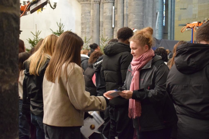 24 01 2026 – Rencontre des catéchumènes ados avec Mgr Rossignol (Tournai) (14)