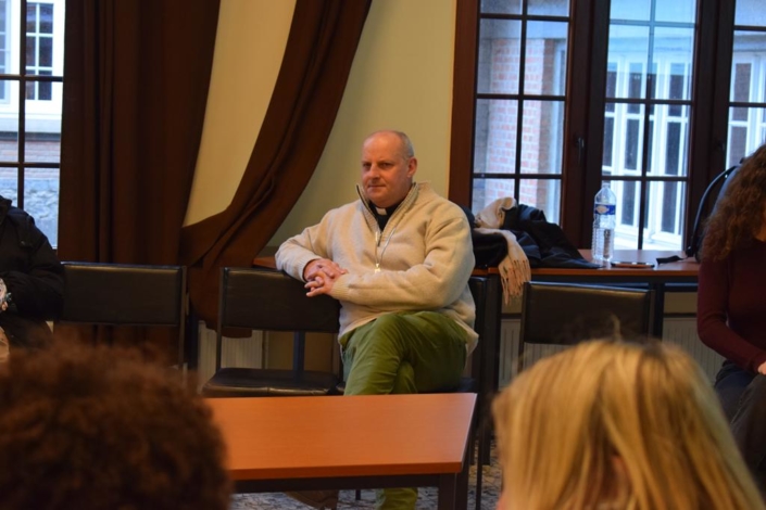 24 01 2026 – Rencontre des catéchumènes ados avec Mgr Rossignol (Tournai) (3)