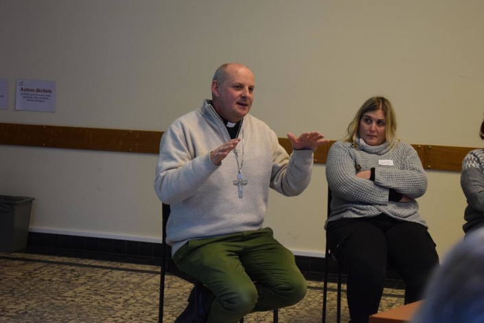 24 01 2026 – Rencontre des catéchumènes ados avec Mgr Rossignol (Tournai) (6)