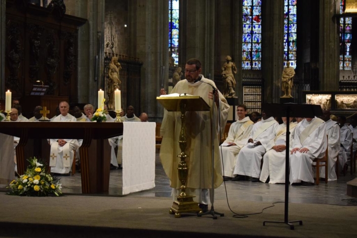 13 09 2026 – Installation de l’abbé Lorette (Collégiale Sainte-Waudru) (11)