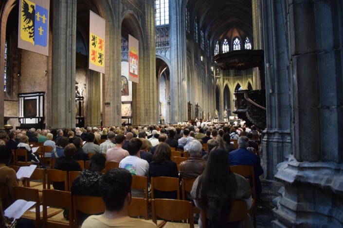 13 09 2026 – Installation de l’abbé Lorette (Collégiale Sainte-Waudru) (9)